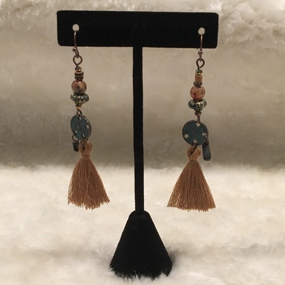 🔴 Boho Tassel Dangle Earrings - Picture 2 of 5